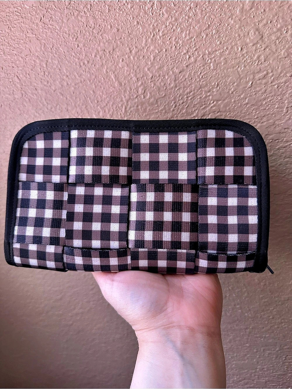 Harveys Gingham Classic Wallet in Black & Brown Seatbelt Wallet
